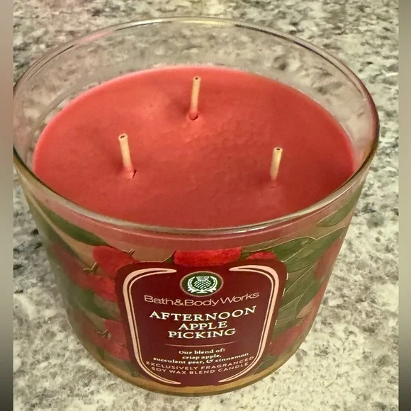 Bath & Body Works Afternoon Apple Picking Candle - NWT - Never Used - Brand New - Picture 3 of 3